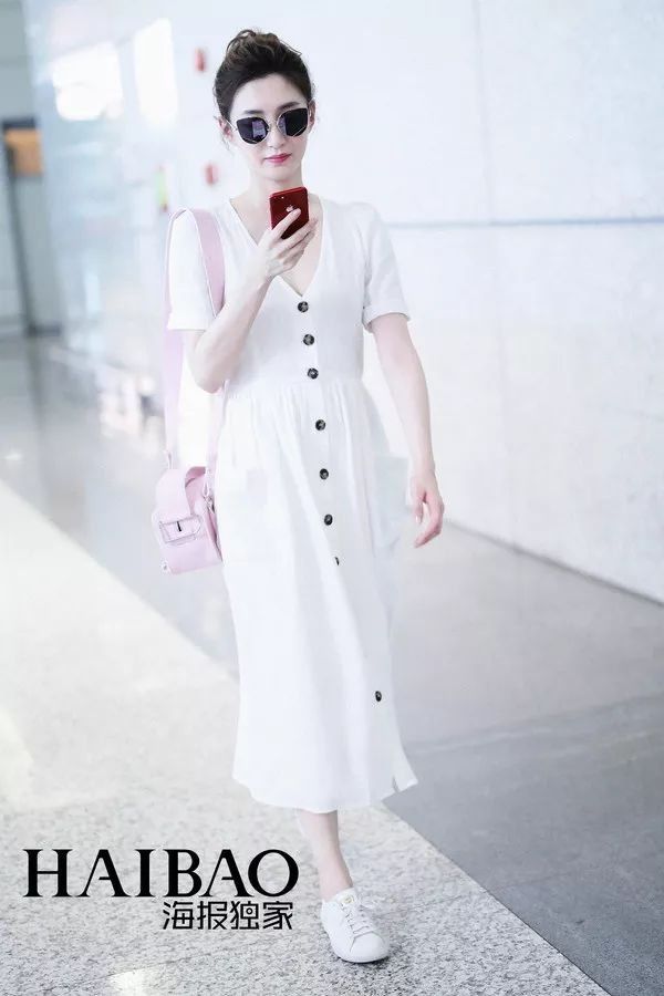 朱亚文女儿这么可爱!关晓彤鹿晗都见过家长了?【海报街拍】