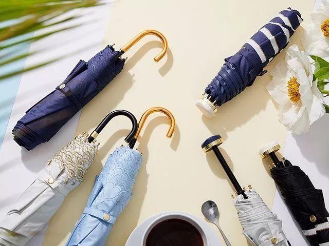 真男人，敢于打太阳伞