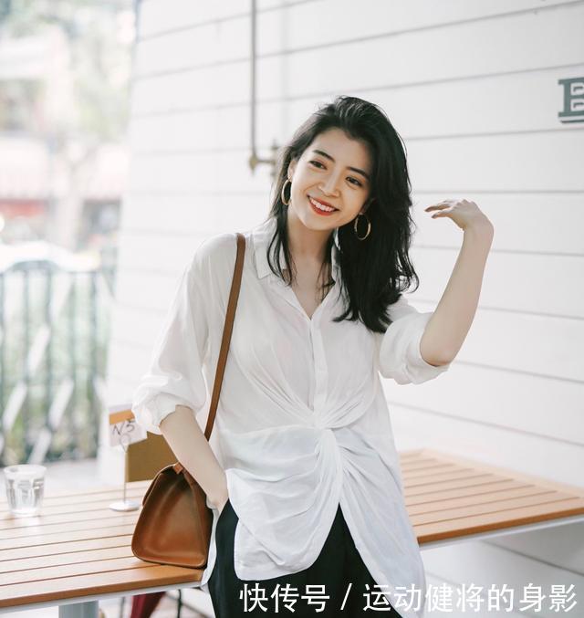  「穿搭」三木“女神博主”真会穿，一袭白色衬衫上衣搭配休闲，高级又洋气