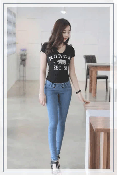  #营造#一款很经典的牛仔裤并营造出优雅的气息，看起来更加美丽