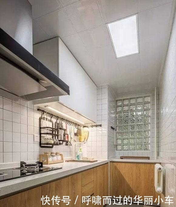  【花架】户型奇葩但设计超完美，铁艺花架隔断真漂亮，阳台装修更实用！