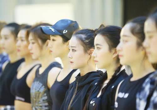 综艺节目@没钱别当训练生,表演要花20万?大户人家虞书欣、范丞丞机会更多