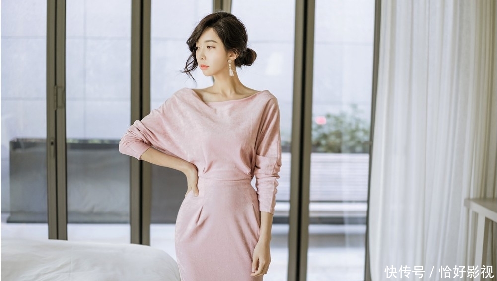 「迷人」朴洙妍-简约娴雅迷人柔粉连身短裙鉴赏