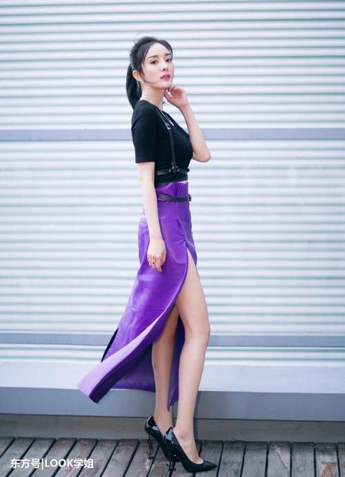 杨幂真敢穿，露背裙秀婀娜身姿，网友：陈坤看哪都不合适