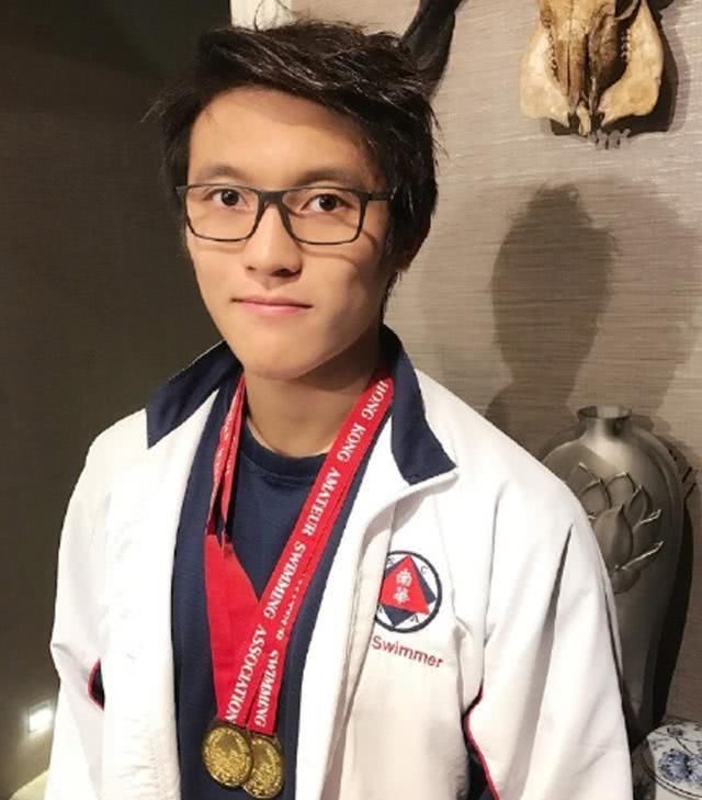  尚未：马德钟21岁儿子签约邵氏尚未出道已被除名，身材高大亦是游泳健将