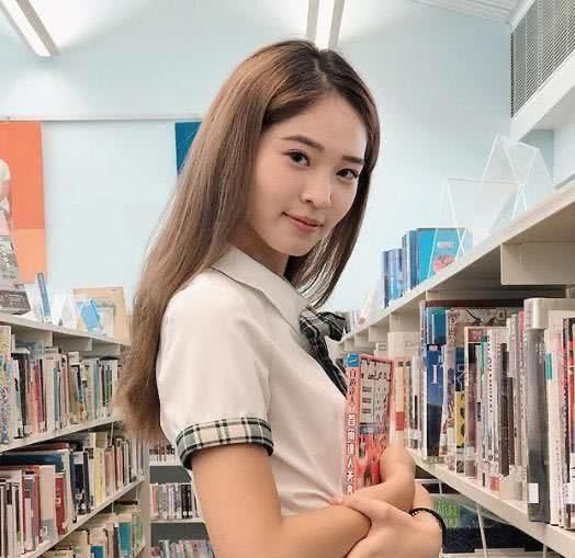  「女星」又一高颜值女星晒照官宣生子，小宝贝面露笑容超可爱