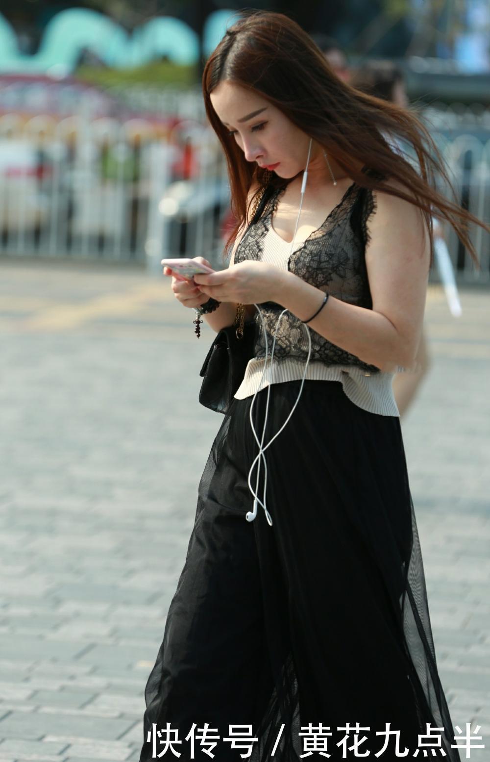 「感觉」气质小姐姐薄纱连衣裙女人味儿十足, 体态丰韵, 婴儿肥的感觉刚刚好