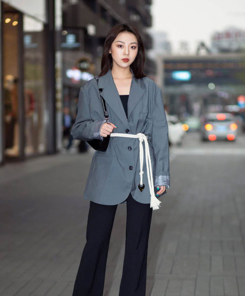  『叫肤』路人街拍:小姐姐告诉你什么叫肤白貌美大长腿!