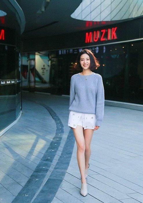 她出道仅6年，被评为网剧最具潜力新人，衣品不输杨幂迪丽热巴！