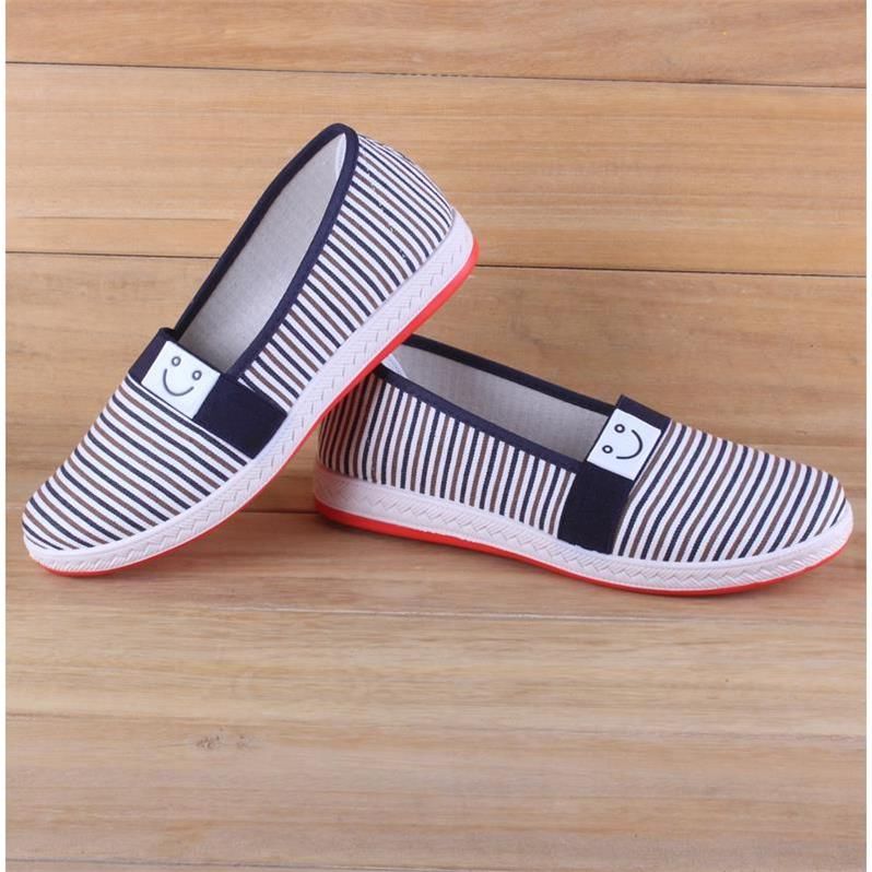 妈妈们别穿乐福鞋了!今年流行这样的妈妈鞋，上脚舒适美哭了