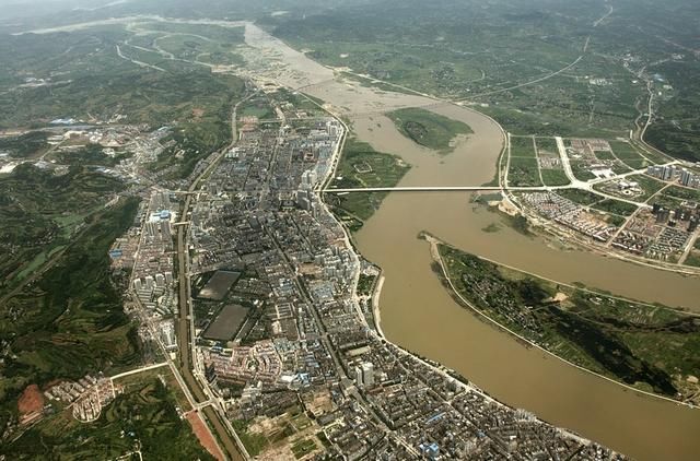 成都重庆建设环四川盆地高速：四川一地级市将成川渝中心？