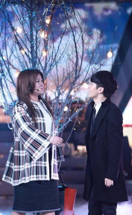 当140斤的贾玲和80斤鲁豫都穿裙子，看完之后你还想减肥吗？