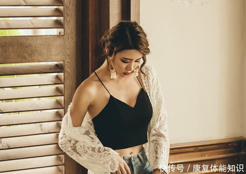 贴心:今年流行这几款背心,外穿时尚美观,内搭贴心舒适