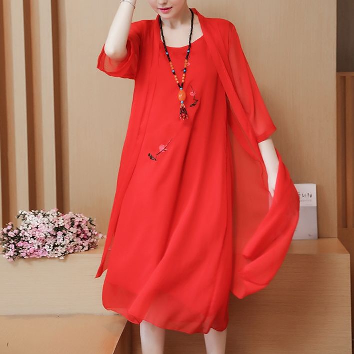 女人四十一枝花，老婆穿上这样的女裙，同事直夸显嫩又优雅