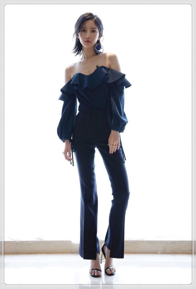 吴优穿高腰长裤，暴露了一双惊艳长腿，网友：女神般的身材啊！