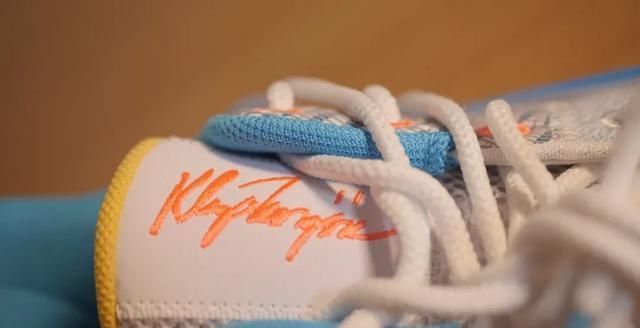  『水花二代』三百块入手国产好鞋！设计大升级 配置不逊色千元旗舰款