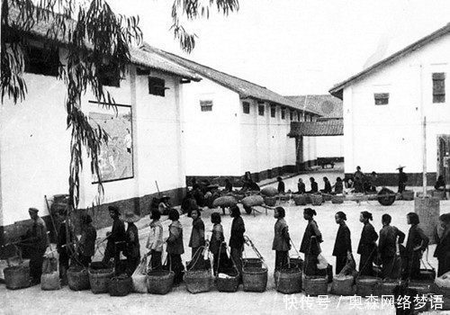 70年代中国真实老照片想不到70年代的人们是这样子生活