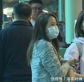 乍一看，还以为是李湘，穿衣却让人眼前一亮，直接挑战小21岁李沁