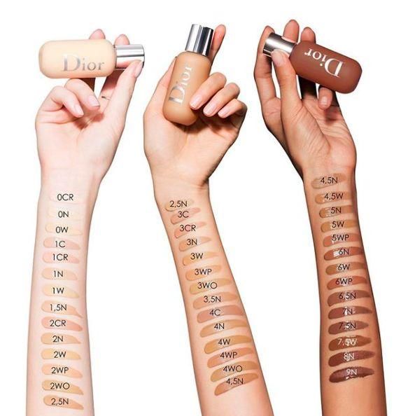 蔡徐坤手把手教防脱妆秘诀!原来带货女王梅根最爱这盘眼影!