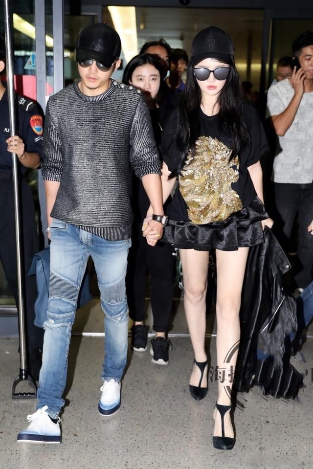 冉莹颖又搞事情！穿条鱼鳞裤也敢去机场，网友：得亏你老公是拳王