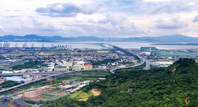 中国10大超级工程，港珠澳大桥上榜，第一名始建于百年前
