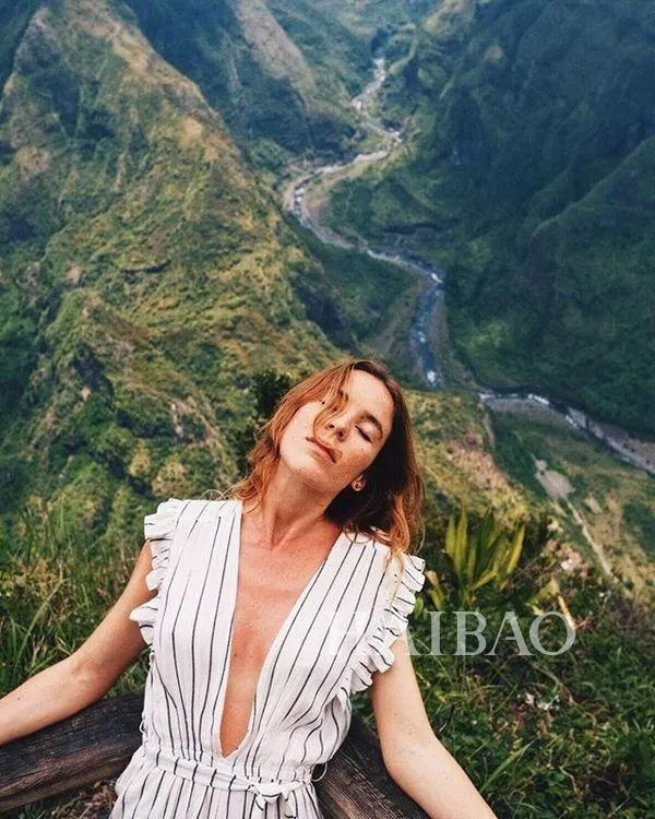 奇怪| 满脸雀斑的她从不磨皮，但是拍出来却比蛇精脸还好看