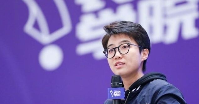 『选手』邱晨是詹青云的老师?缺少综艺感,却用逻辑和语言晋升为导师
