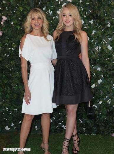 特朗普55岁前妻：抹胸吊裙皮肤白皙水嫩，相比年轻如今更是迷人