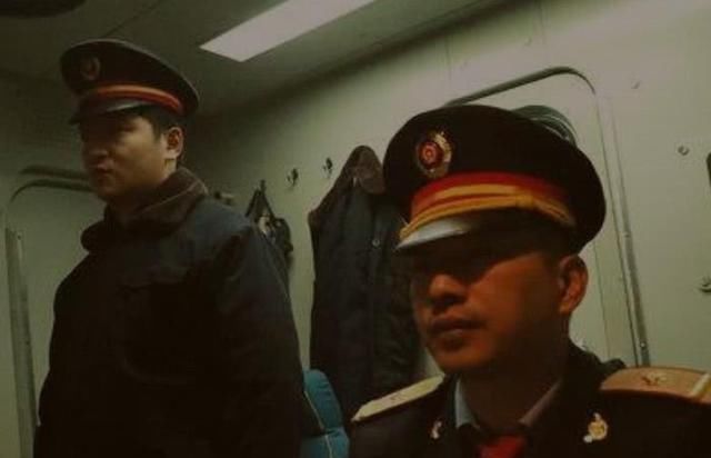 睡觉：火车一开就是几十个小时，司机是如何坚持的？难道他们不