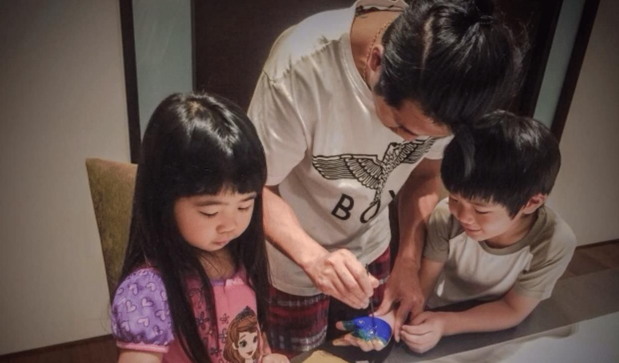  『吴速玲』曹格庆祝老婆吴速玲41岁生日，文案令人感动，结婚11年感情依旧