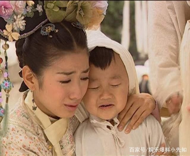 吴秀波事件不断，圈内好友无人帮他发声，疑似这位童星为其辟谣