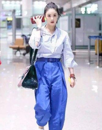 蒋欣心真大,“土气”连衣裙上下身比例严重失调,丑态尽露