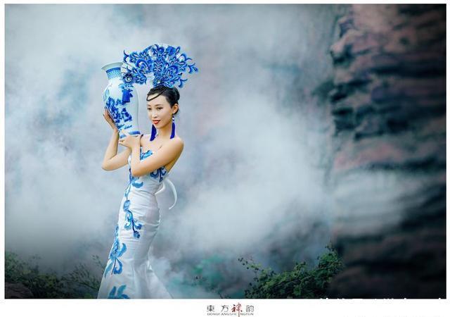 人像摄影：洛阳佳丽有多美？青花长裙像洛神