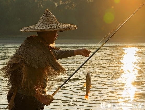 义乌“钓鱼镜一出，无人再打窝，35米深水一清二楚，从此不打窝