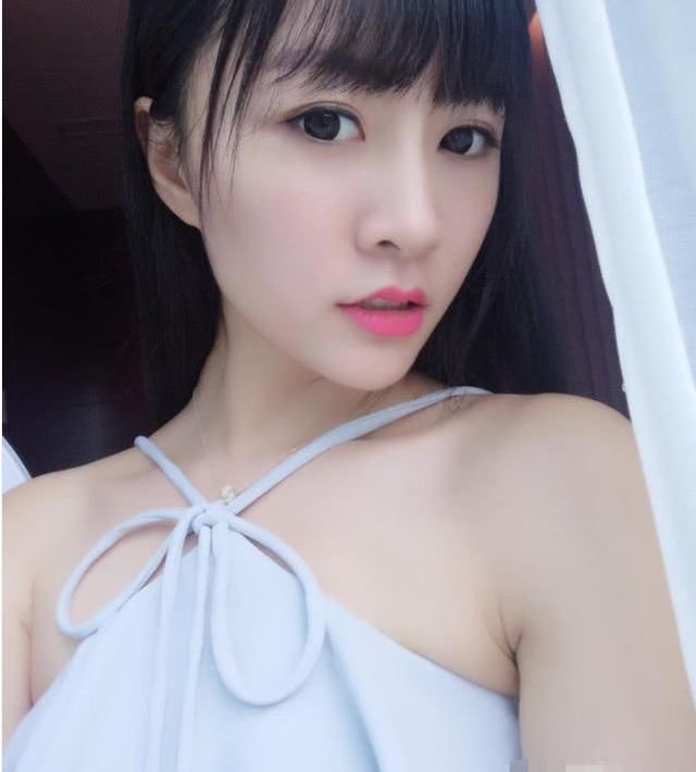 空乘小姐姐为何只穿短裙不穿长裤，原来是“这个”原因