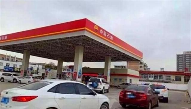  「建议」修车店的师傅一直建议不让加私营加油站的油，那的油到