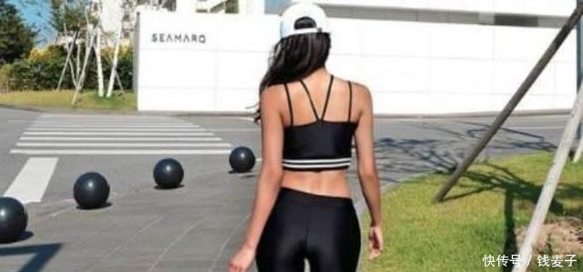 时尚穿搭夏天别总是穿牛仔裤,其实打底裤的穿搭更显唯美身姿!