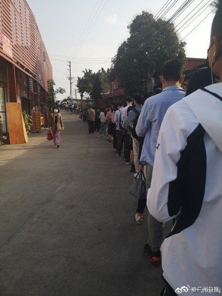  「控制」广州地铁节后首次客流控制 网友：熟悉的早高峰回来了