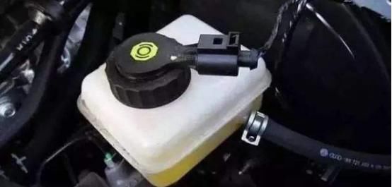  冬季：冬季如何保养刹车片？老司机：这几点必须注意！