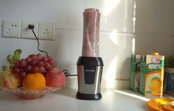 厨房电器那点事儿 篇二:百喝不厌的自制果汁:MY JUICER S 榨汁机上手体验