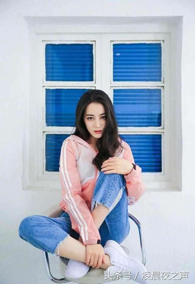 看完杨颖的包臀裙，再看看迪丽热巴，网友：太惊艳了