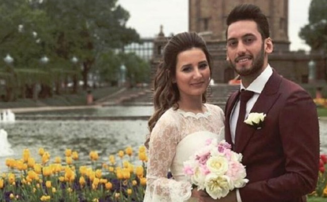 绿帽？AC米兰球星发声明：无法原谅她！妻子回应