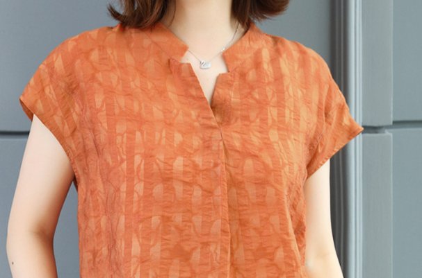 难怪十个女人九个夏天喜欢穿棉麻衫，上身年轻显白，舒服的不得了