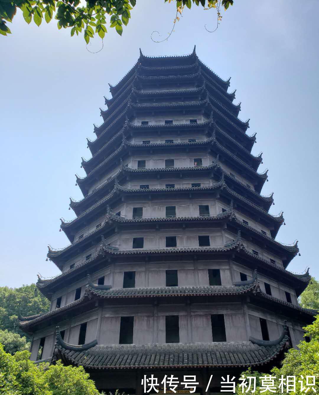 除雷峰塔，浙江杭州还藏着2个鲜有游客的千年古塔，其中1座免费