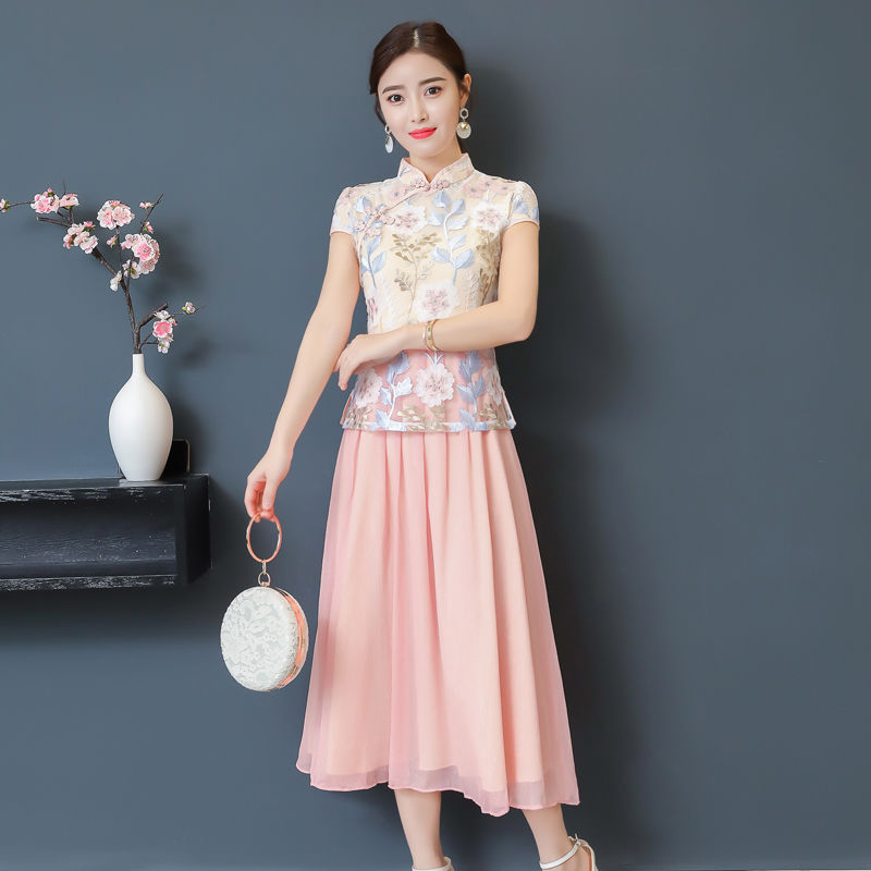 居然有人把“国花”穿在身上,高贵华丽,美的让人移不开眼