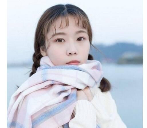  「爆棚」人气爆棚的女生天然羊角辫子发型扎发，这才是减龄之王