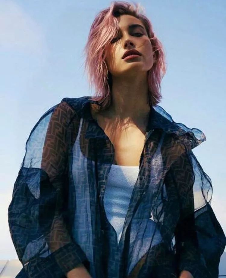 高级的泳衣，一定是纯色的!