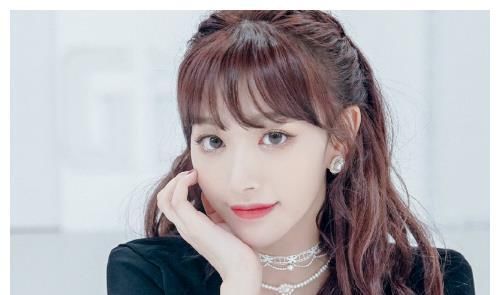  特别@孔雪儿为何只拍正面照？当她拍视频露出侧脸，还以为是翻版杨幂