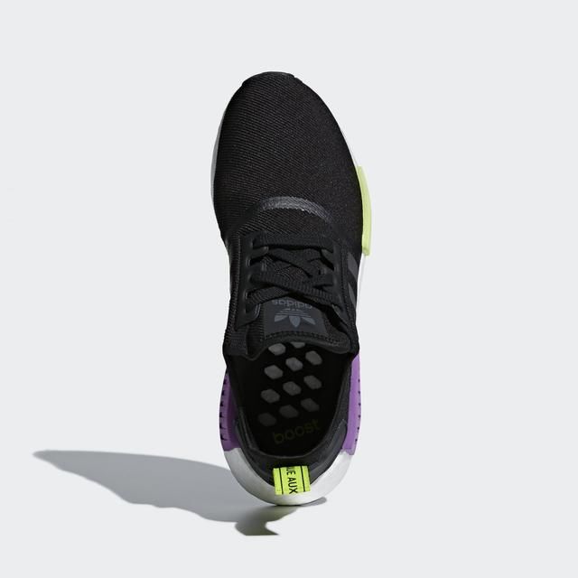 适合夏日的清爽撞色！两双 NMD R1 官图释出