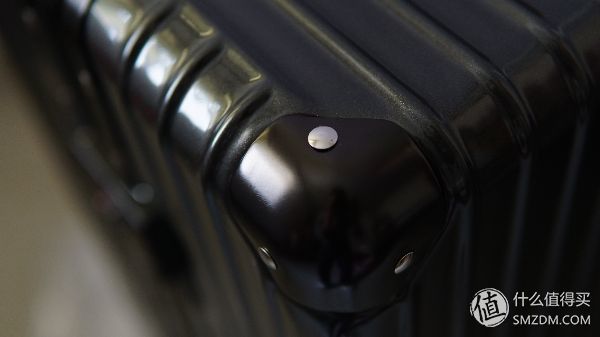 便宜量足的大容量行李箱:网易严选28寸pc铝框拉杆箱